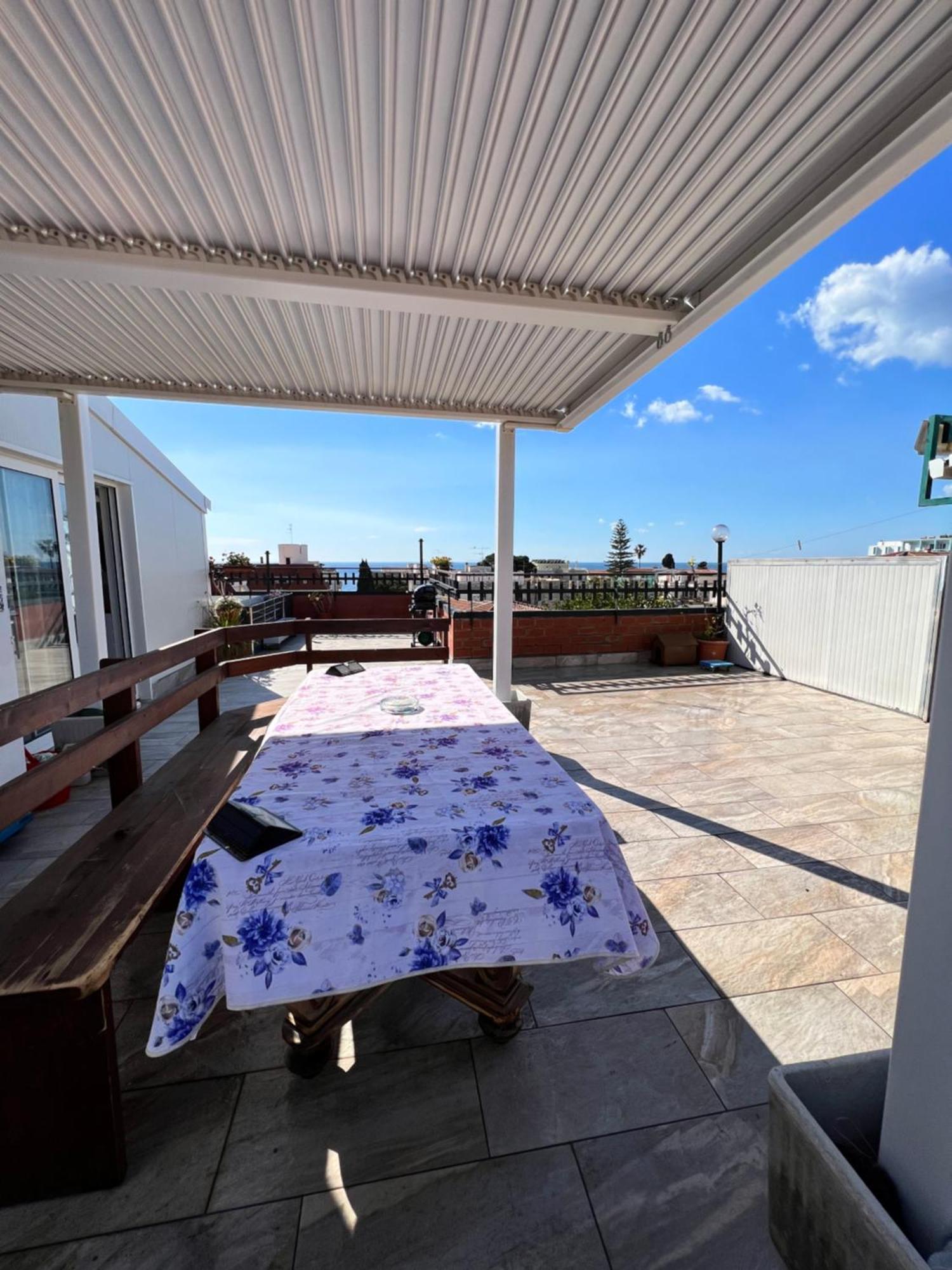Sea View 2 Bedroom Vacation Apartment Giardini Naxos Luaran gambar