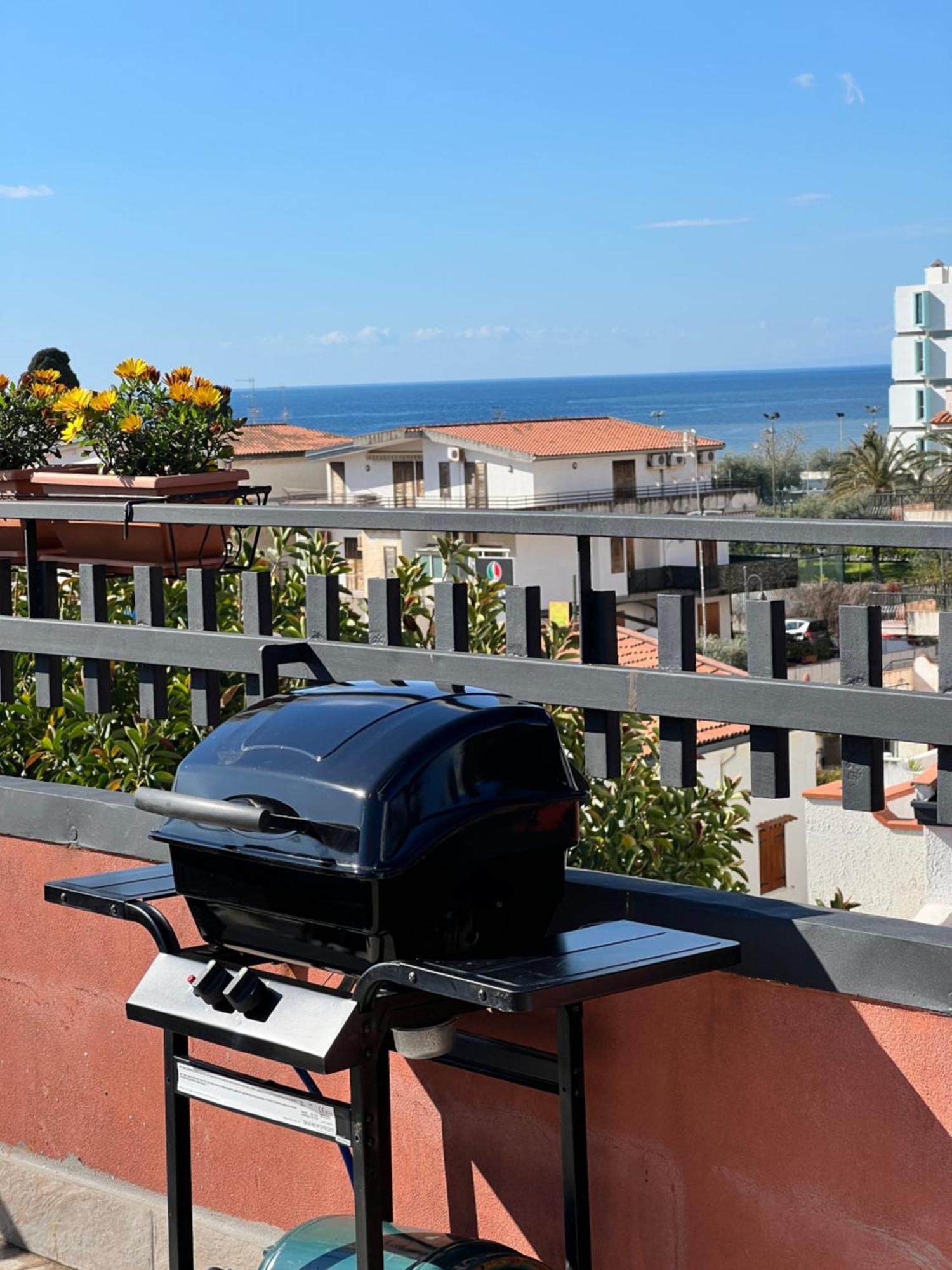 Sea View 2 Bedroom Vacation Apartment Giardini Naxos Luaran gambar